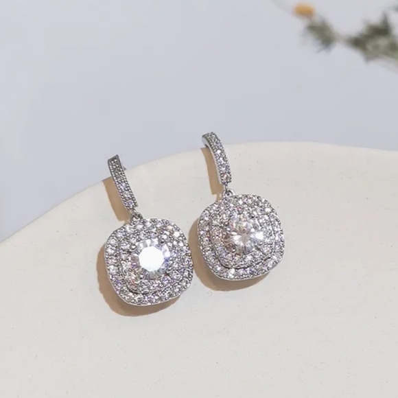 Sparkly zircon crystal drop hook dandle drop fashion earrings. - Picture 2 of 4